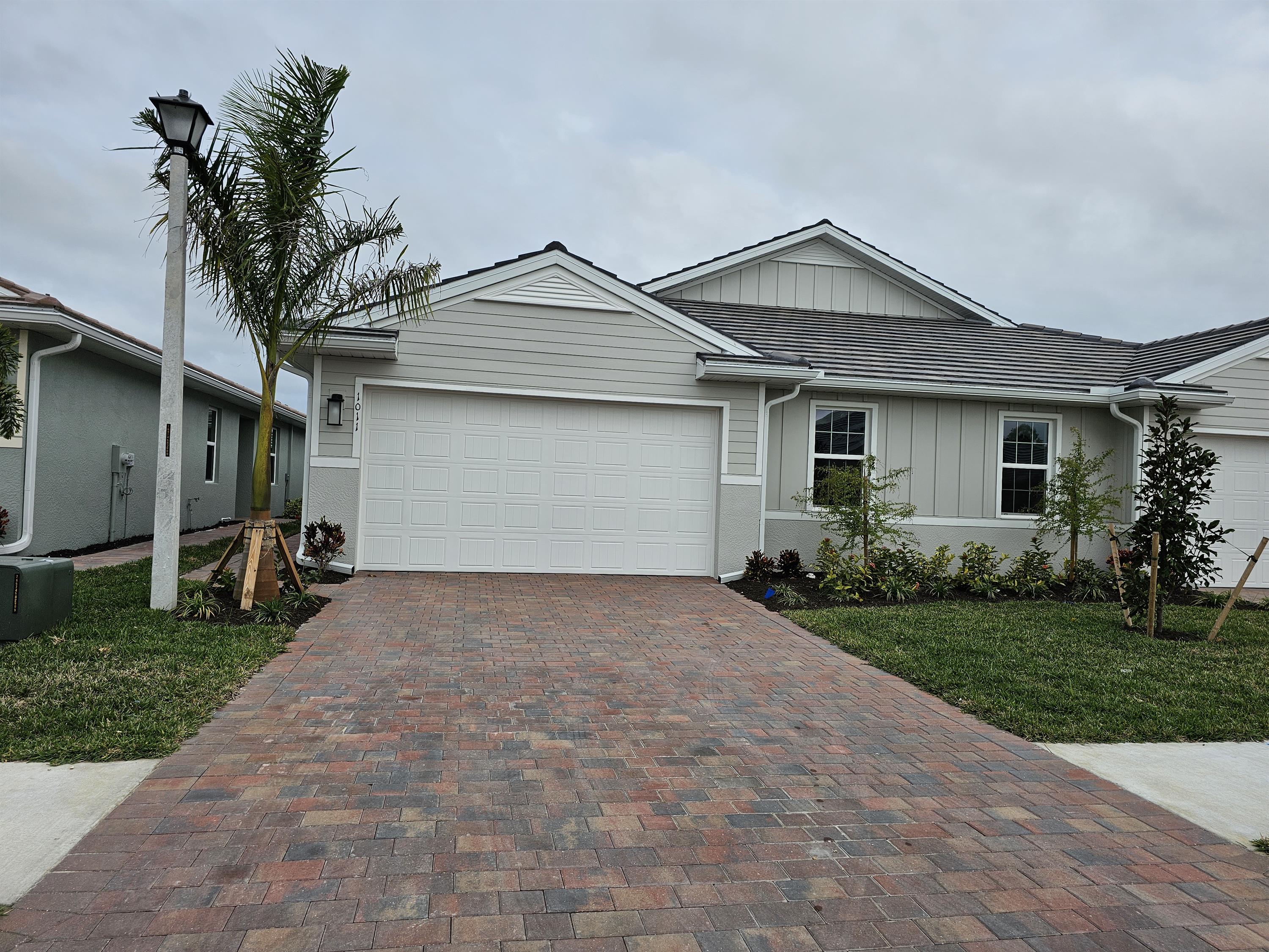 1011 Enbrook Loop